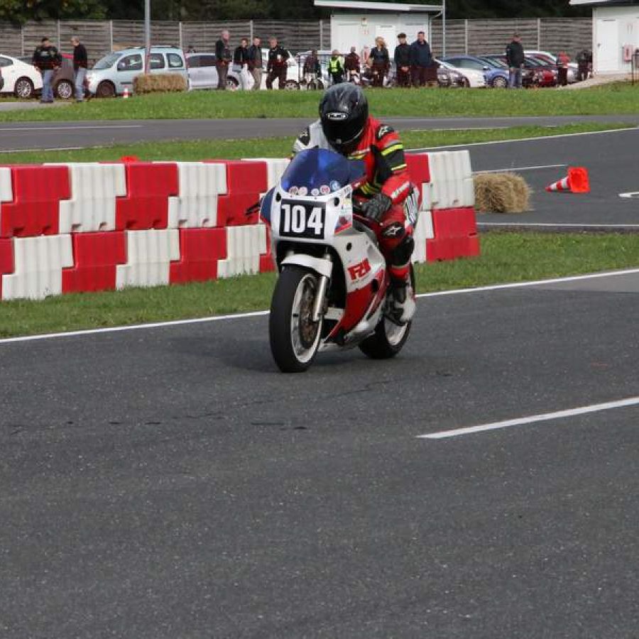 classic-moto-race-festival-vransko-2024-amd-domzale-0009446DFED3D-FD9D-F9A8-6D71-A59F6E92EADC.jpg