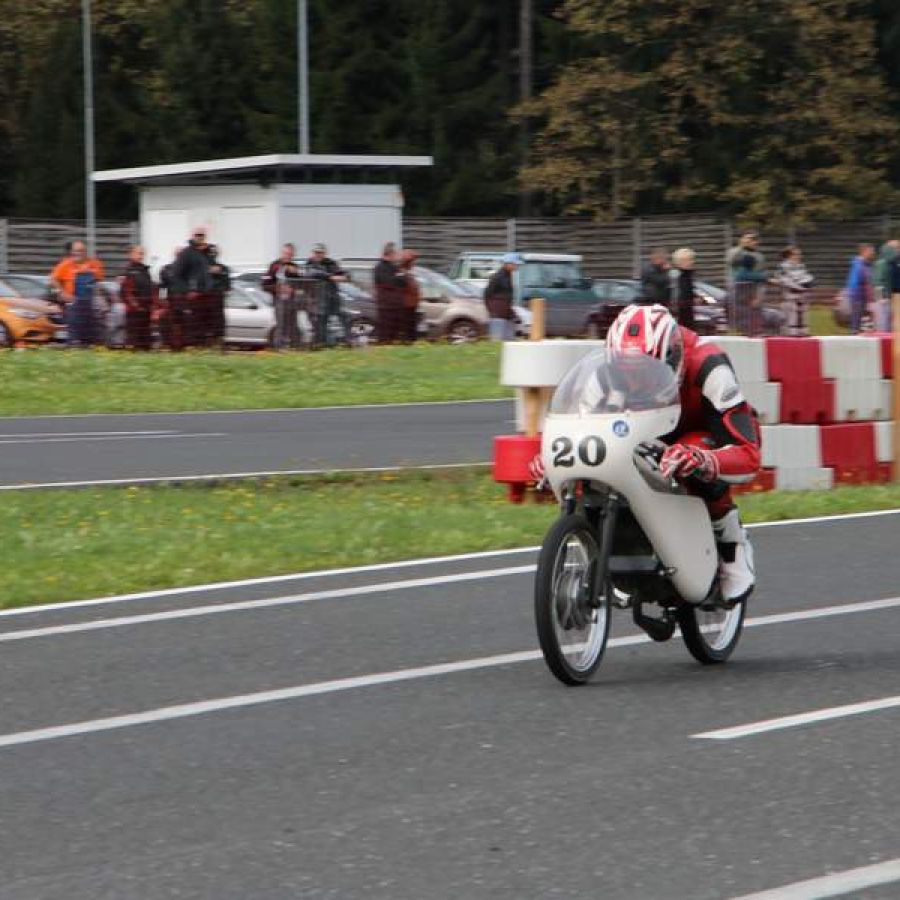 classic-moto-race-festival-vransko-2024-amd-domzale-00401872E0CD9-38B3-0D73-E8FE-398FFEBAFEA8.jpg