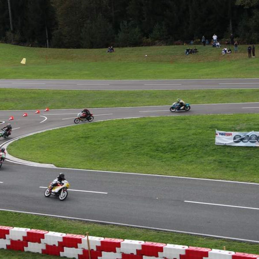 classic-moto-race-festival-vransko-2024-amd-domzale-0044539A0C40A-FF45-A05B-19EA-5BF6B2E8104D.jpg