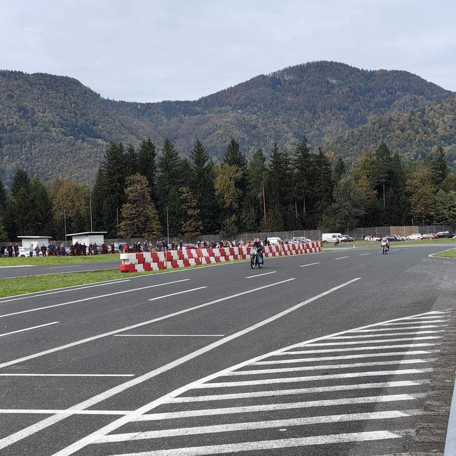 classic-moto-race-festival-vransko-2024-amd-domzale-00837F7A46873-D273-8053-4D1E-654BB39A79CF.jpg